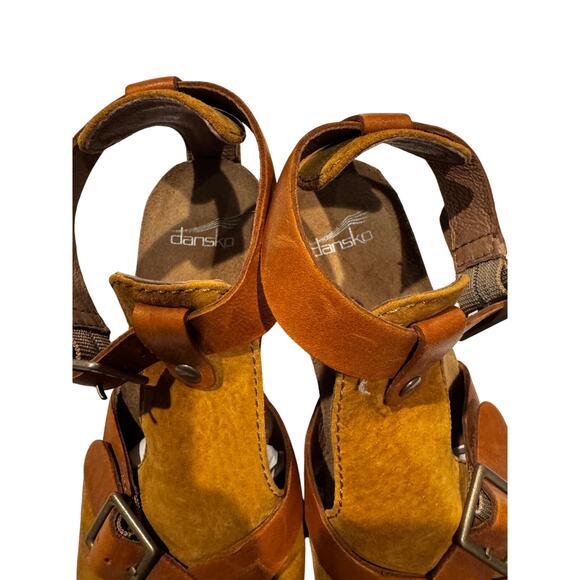 DANSKO Dominique Leather and Suede Chunky Heel in Size EU 38/7.5 U.S. - Picture 4 of 7